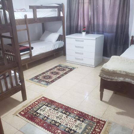 Hostel Split Rock Tirana Eksteriør billede
