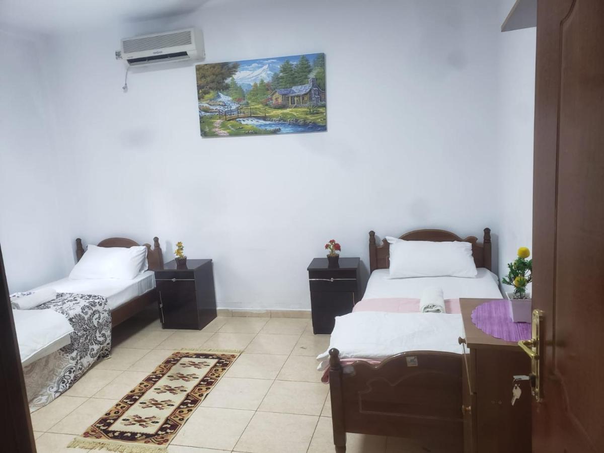 Hostel Split Rock Tirana Eksteriør billede