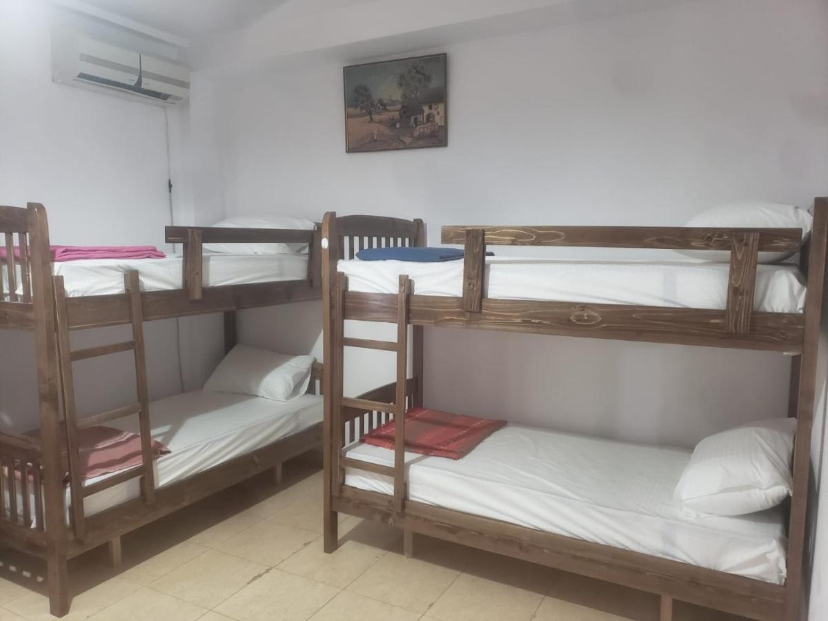 Hostel Split Rock Tirana Eksteriør billede