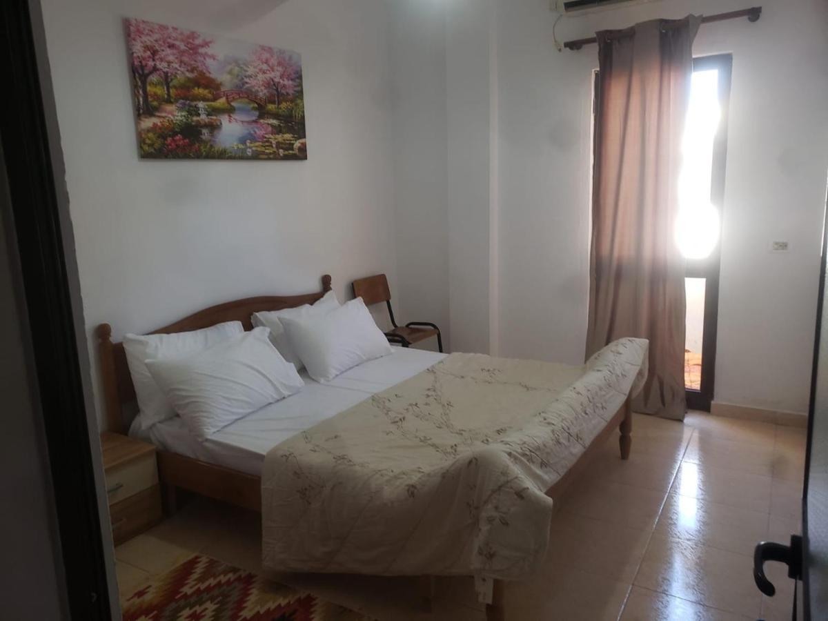 Hostel Split Rock Tirana Eksteriør billede