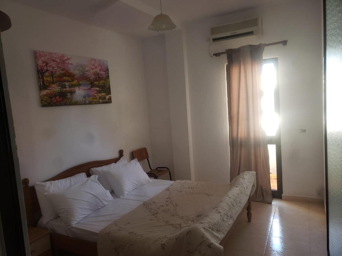 Hostel Split Rock Tirana Eksteriør billede