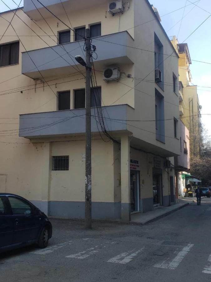 Hostel Split Rock Tirana Eksteriør billede