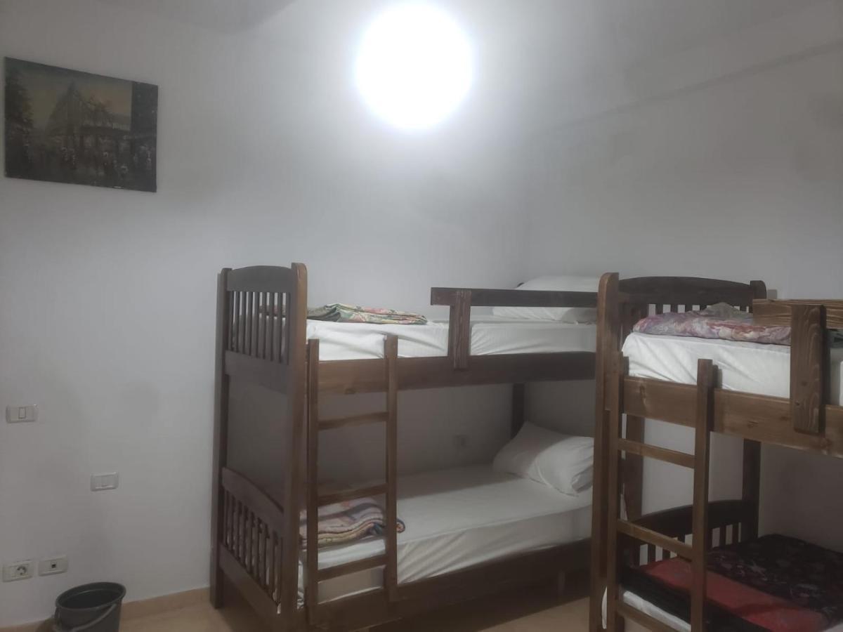 Hostel Split Rock Tirana Eksteriør billede