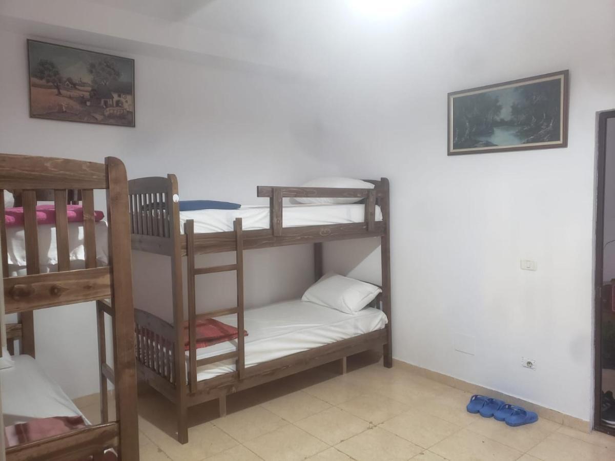 Hostel Split Rock Tirana Eksteriør billede