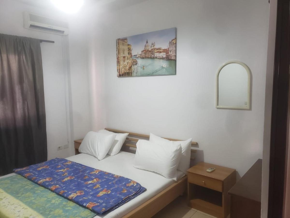 Hostel Split Rock Tirana Eksteriør billede