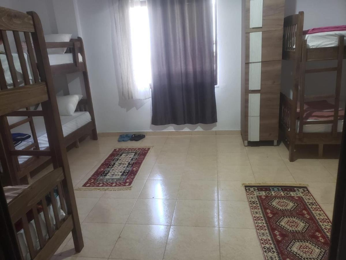 Hostel Split Rock Tirana Eksteriør billede