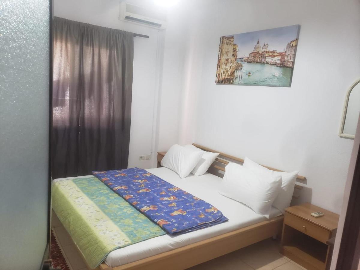 Hostel Split Rock Tirana Eksteriør billede