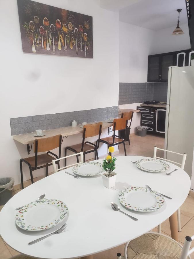 Hostel Split Rock Tirana Eksteriør billede