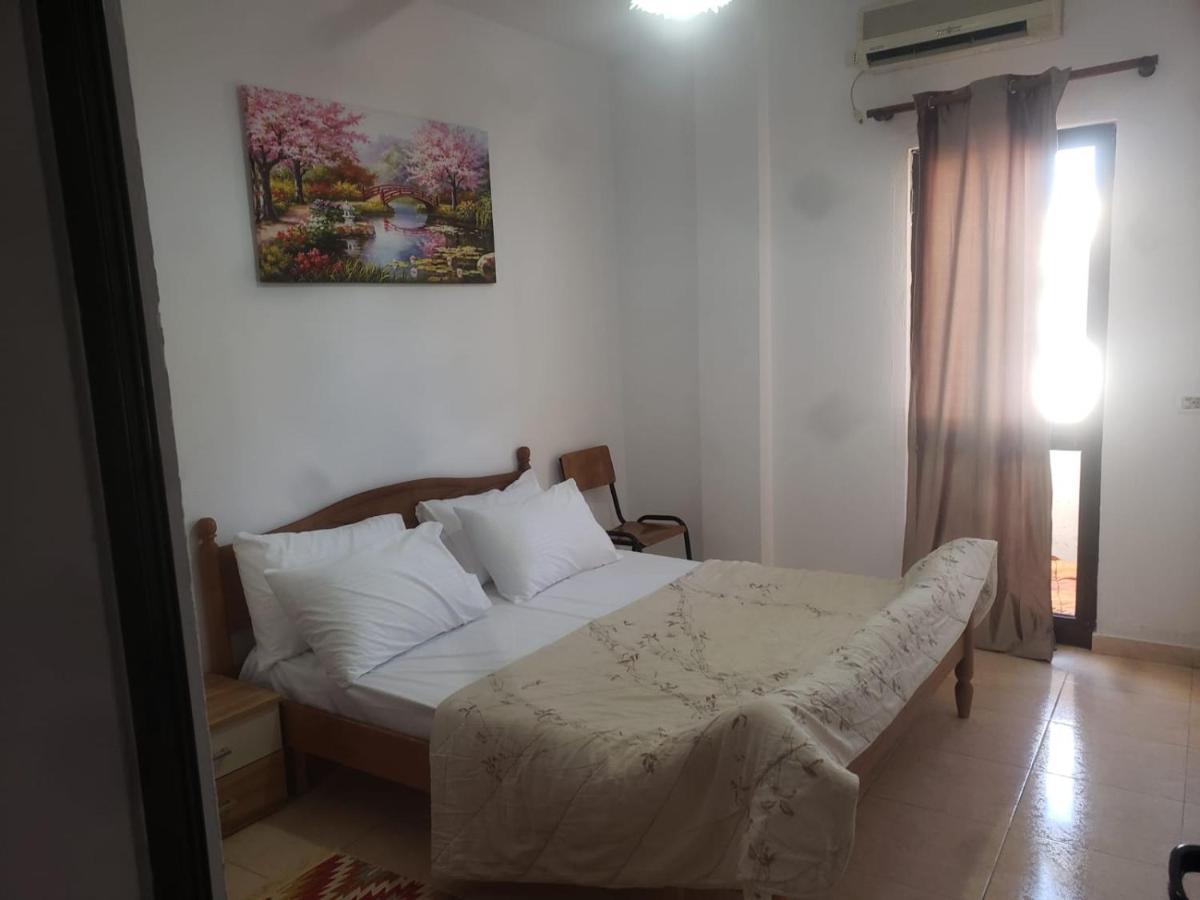 Hostel Split Rock Tirana Eksteriør billede