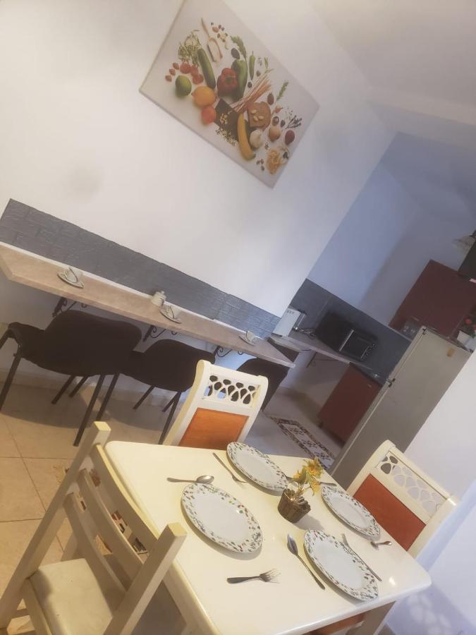 Hostel Split Rock Tirana Eksteriør billede