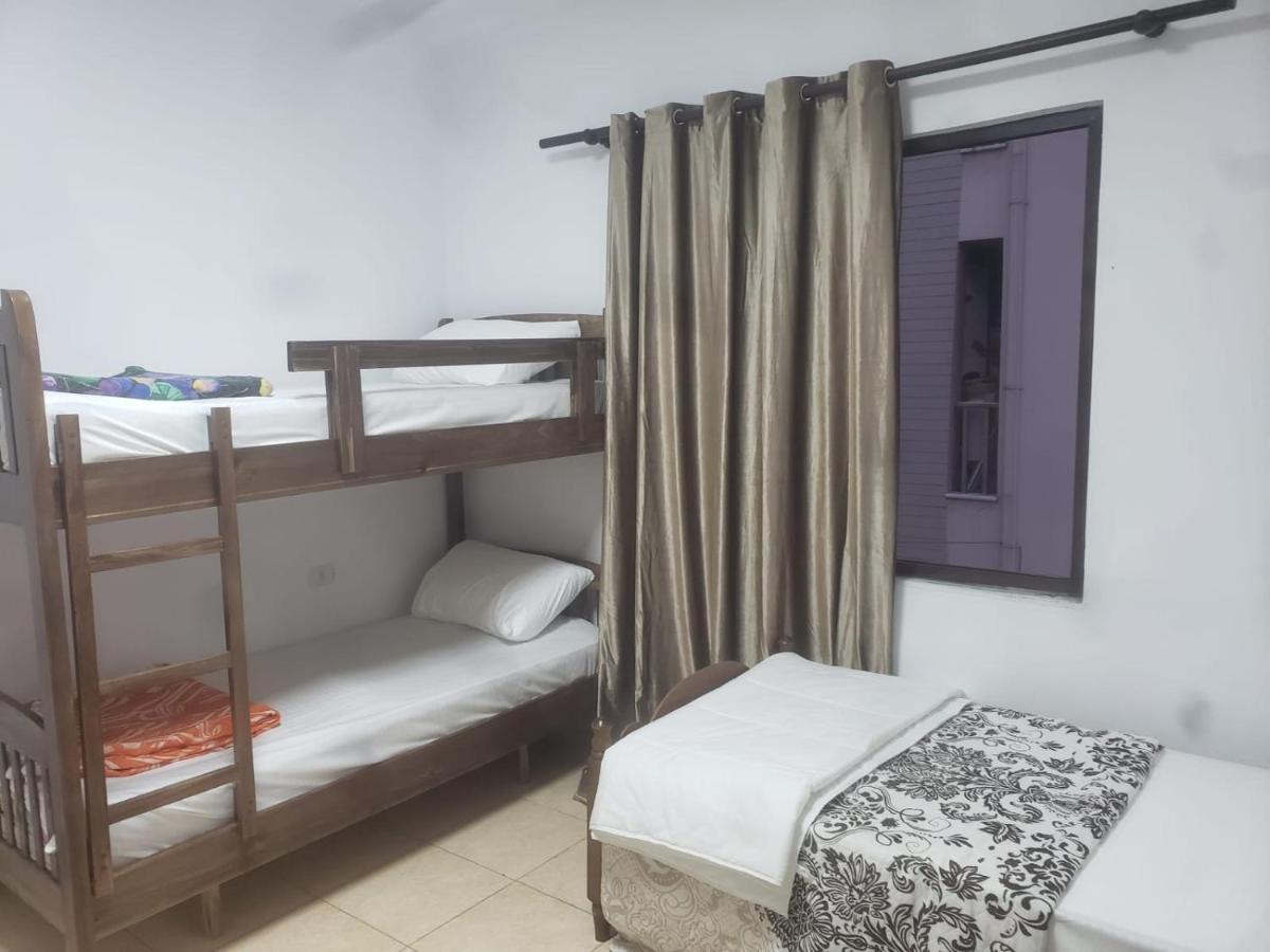 Hostel Split Rock Tirana Eksteriør billede