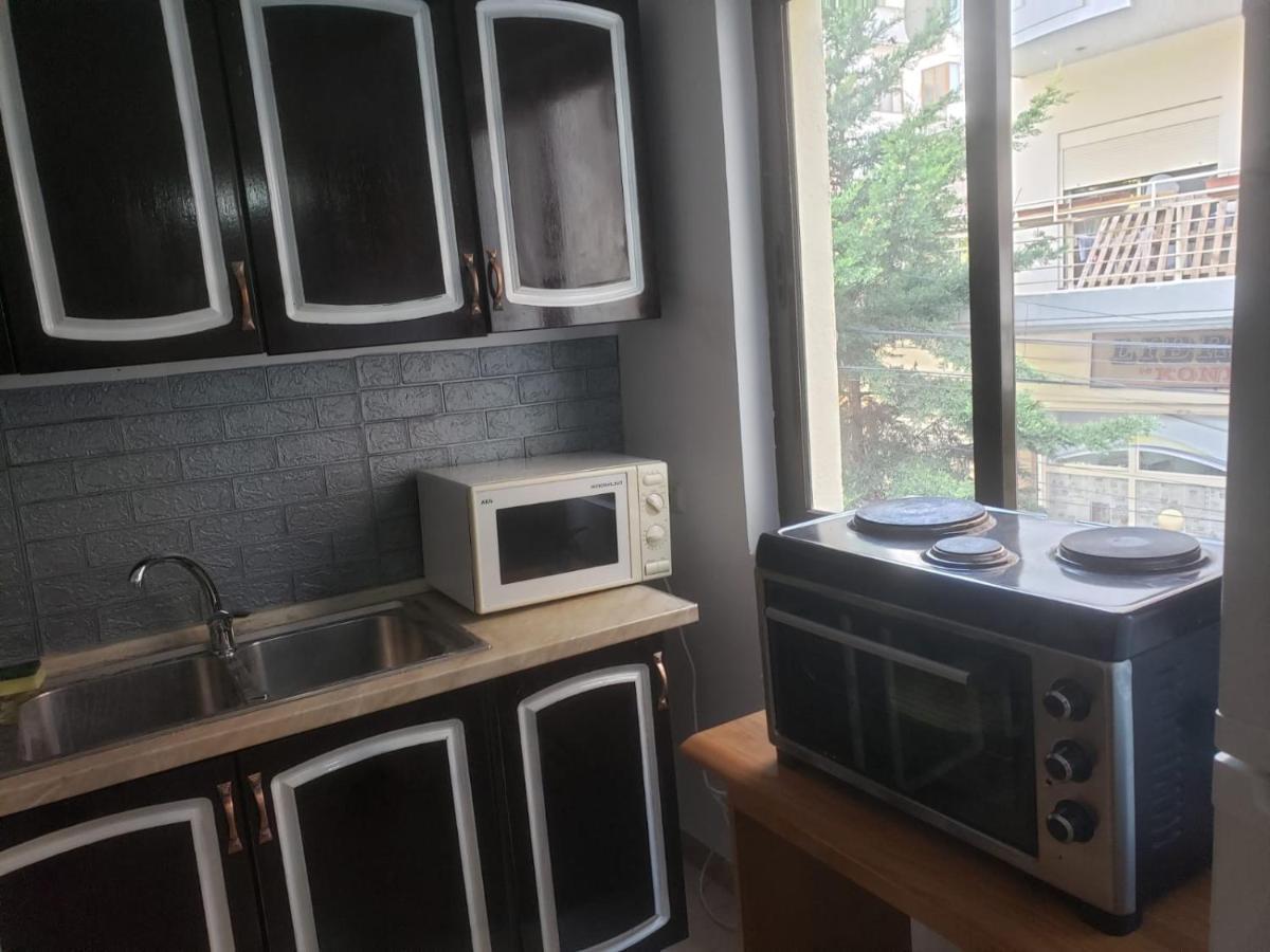 Hostel Split Rock Tirana Eksteriør billede