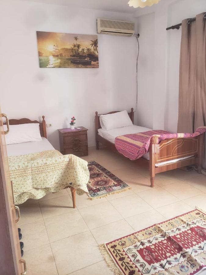 Hostel Split Rock Tirana Eksteriør billede