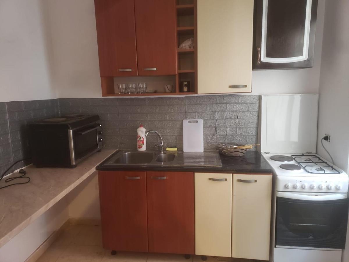 Hostel Split Rock Tirana Eksteriør billede