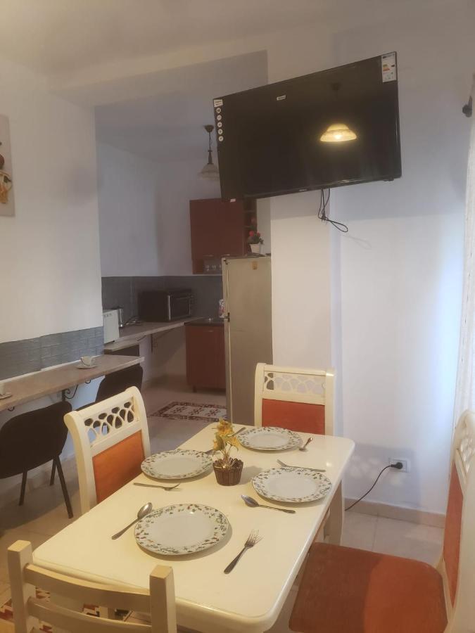 Hostel Split Rock Tirana Eksteriør billede