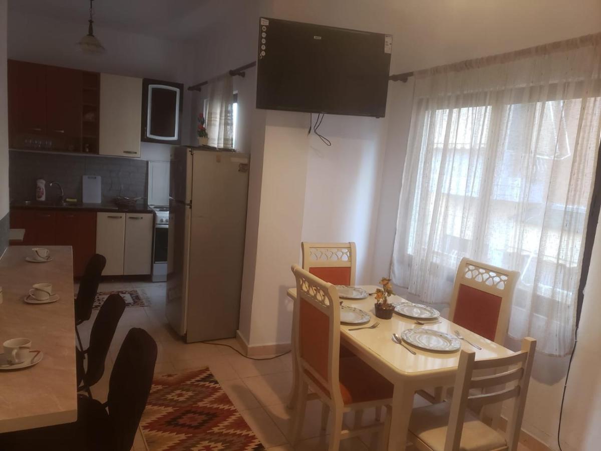 Hostel Split Rock Tirana Eksteriør billede