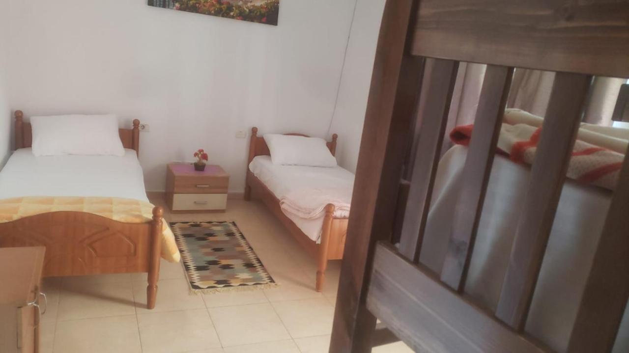 Hostel Split Rock Tirana Eksteriør billede
